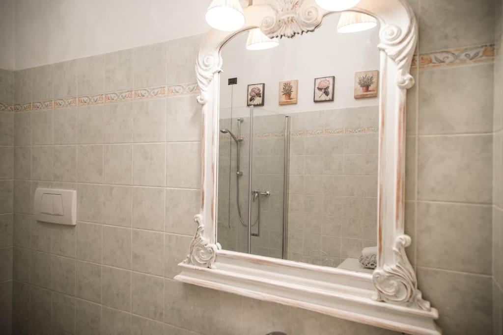 Piazza Erbe Luxury Apartment Верона Екстериор снимка
