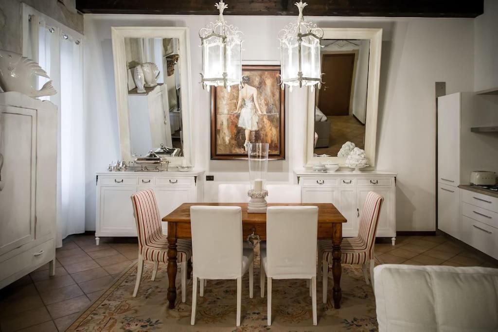 Piazza Erbe Luxury Apartment Верона Екстериор снимка